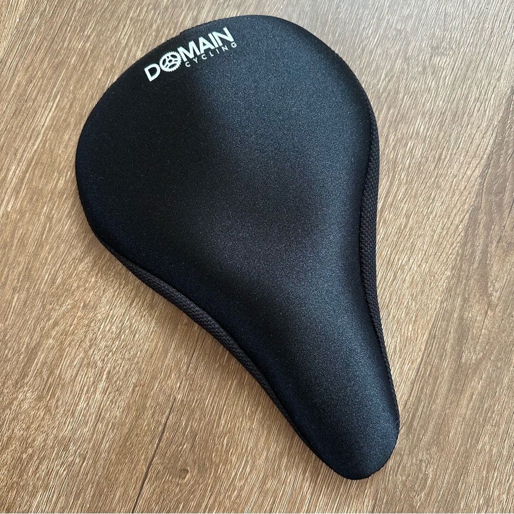 NWOT Black Cycling Padded Seat Cover